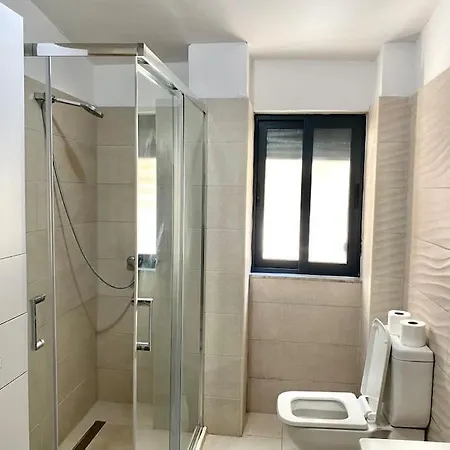 Sunlit Heaven In Lägenhet