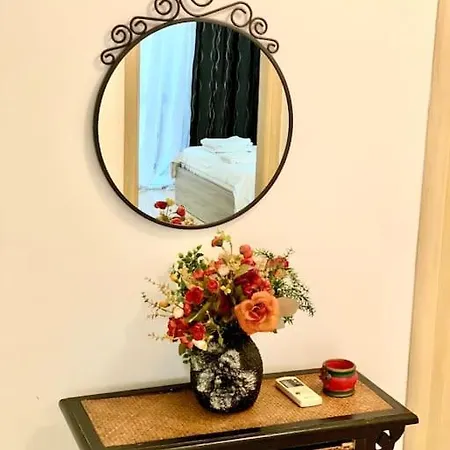 Sunlit Heaven In Lägenhet