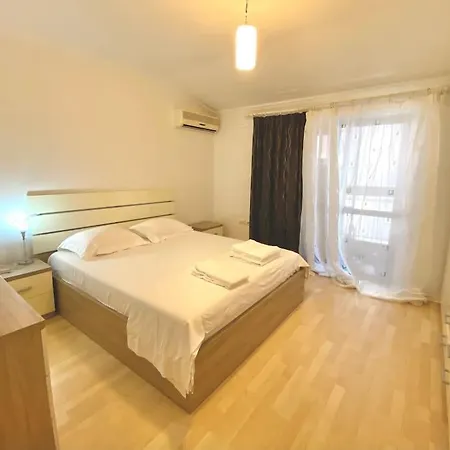 Apartamento Sunlit Heaven In Tirana