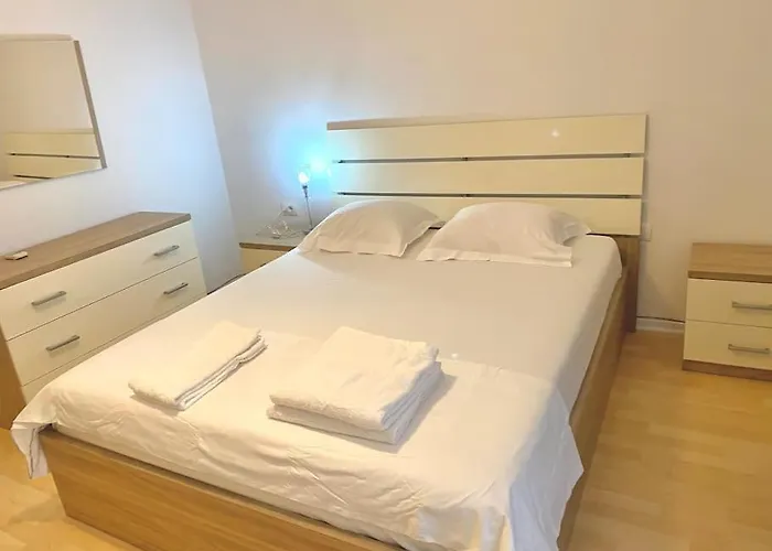 Apartamento Sunlit Heaven In Tirana